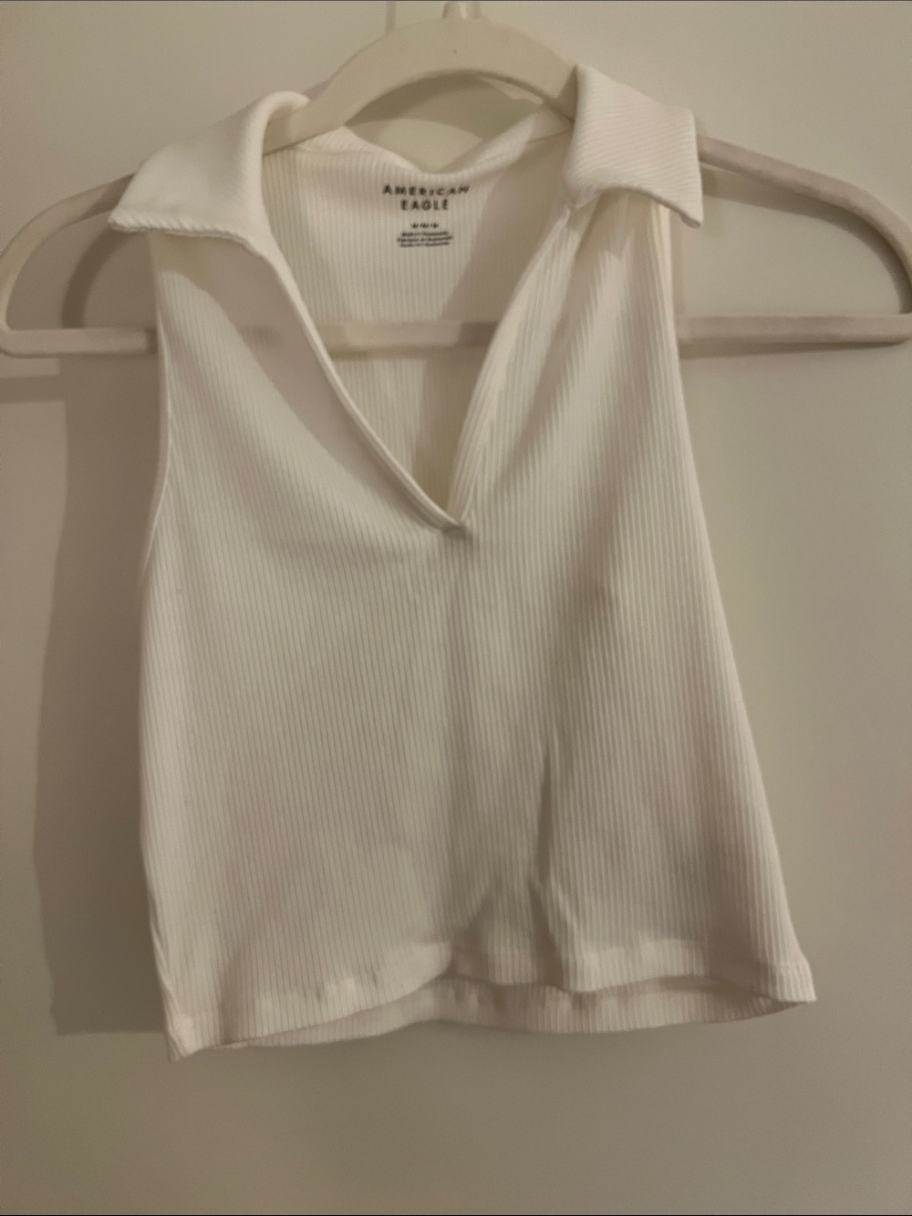 American Eagle Outfitters White Ribbed V‑Neck Polo Tank